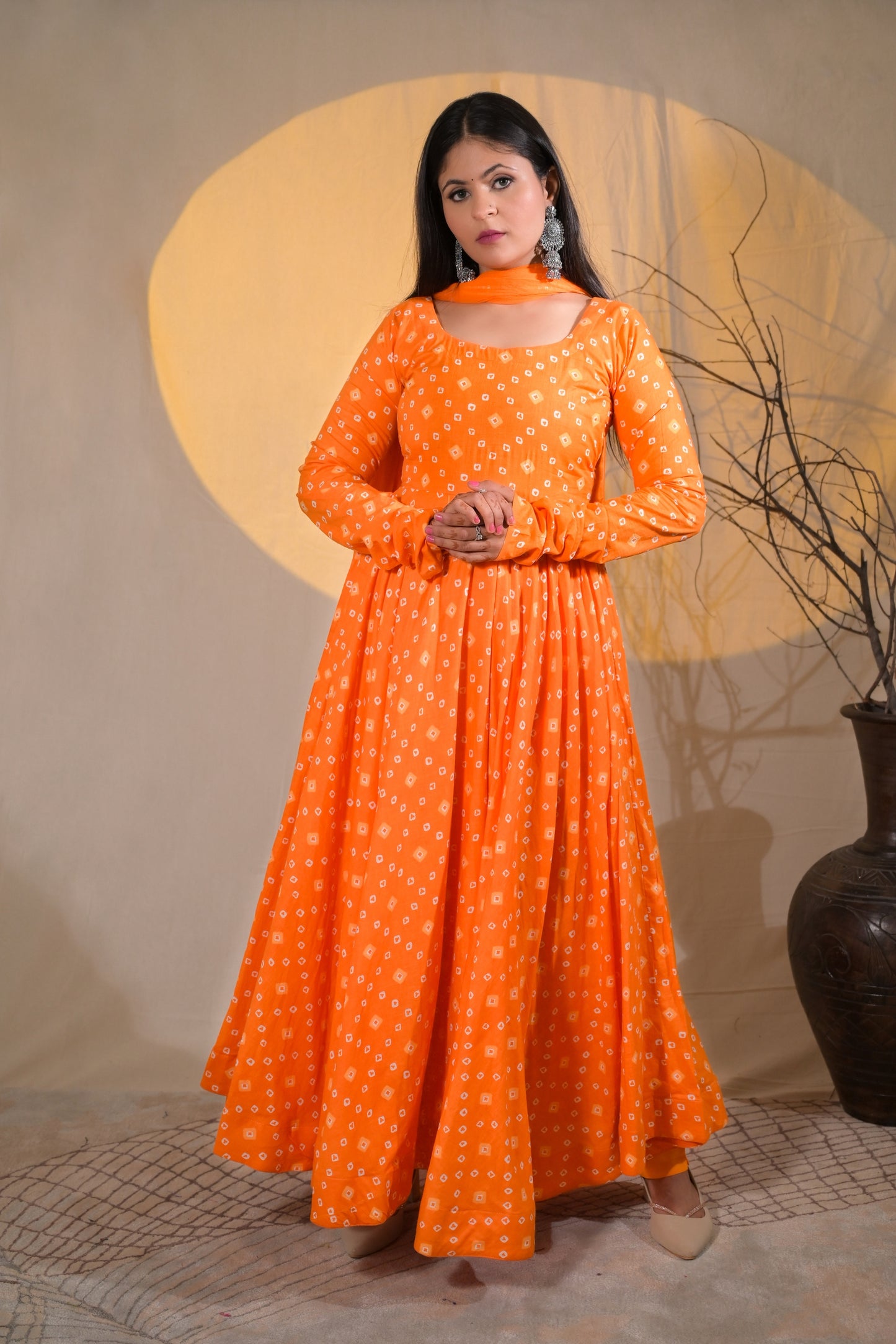 KESARIA BHANDHEJ SUIT SET