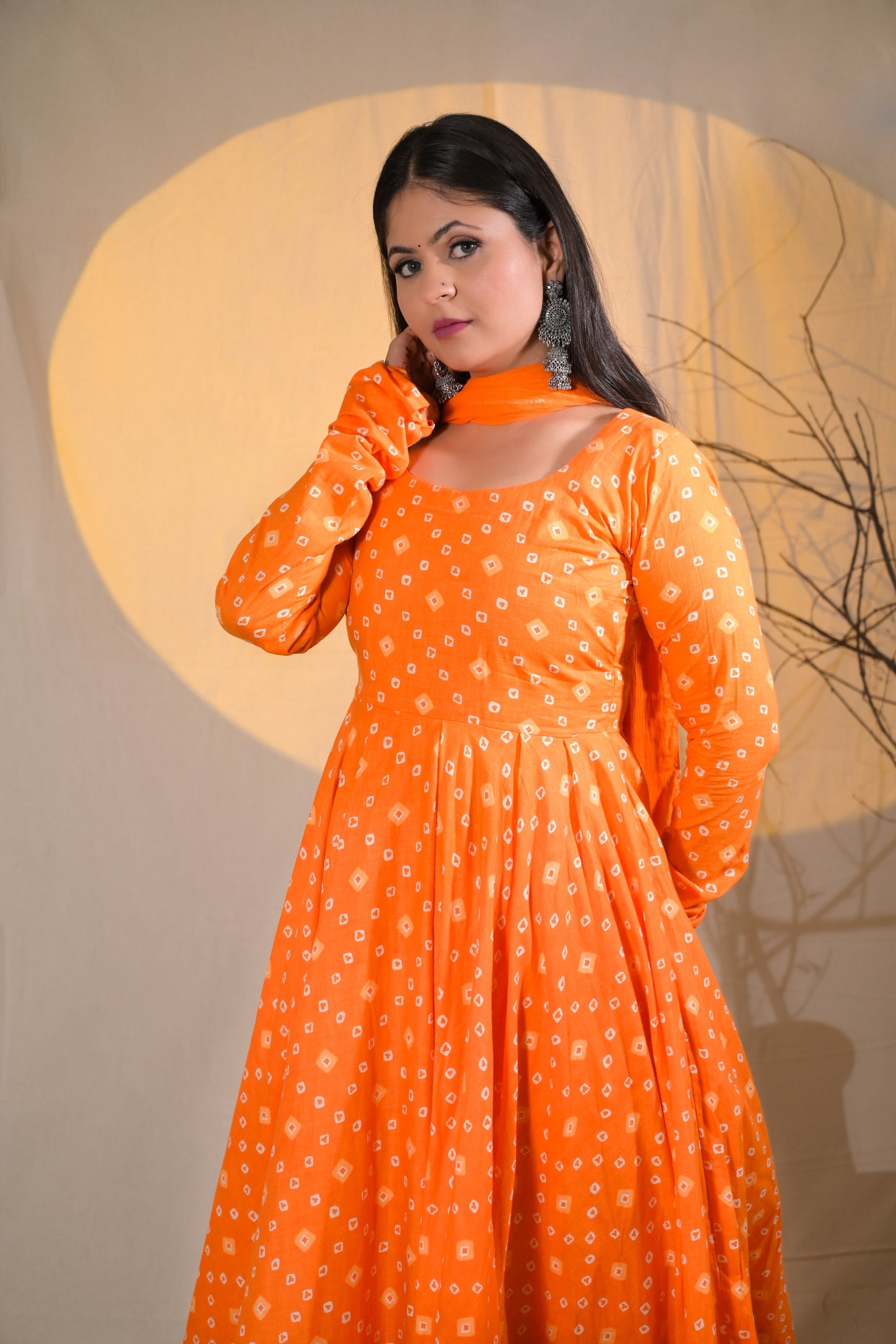 KESARIA BHANDHEJ SUIT SET