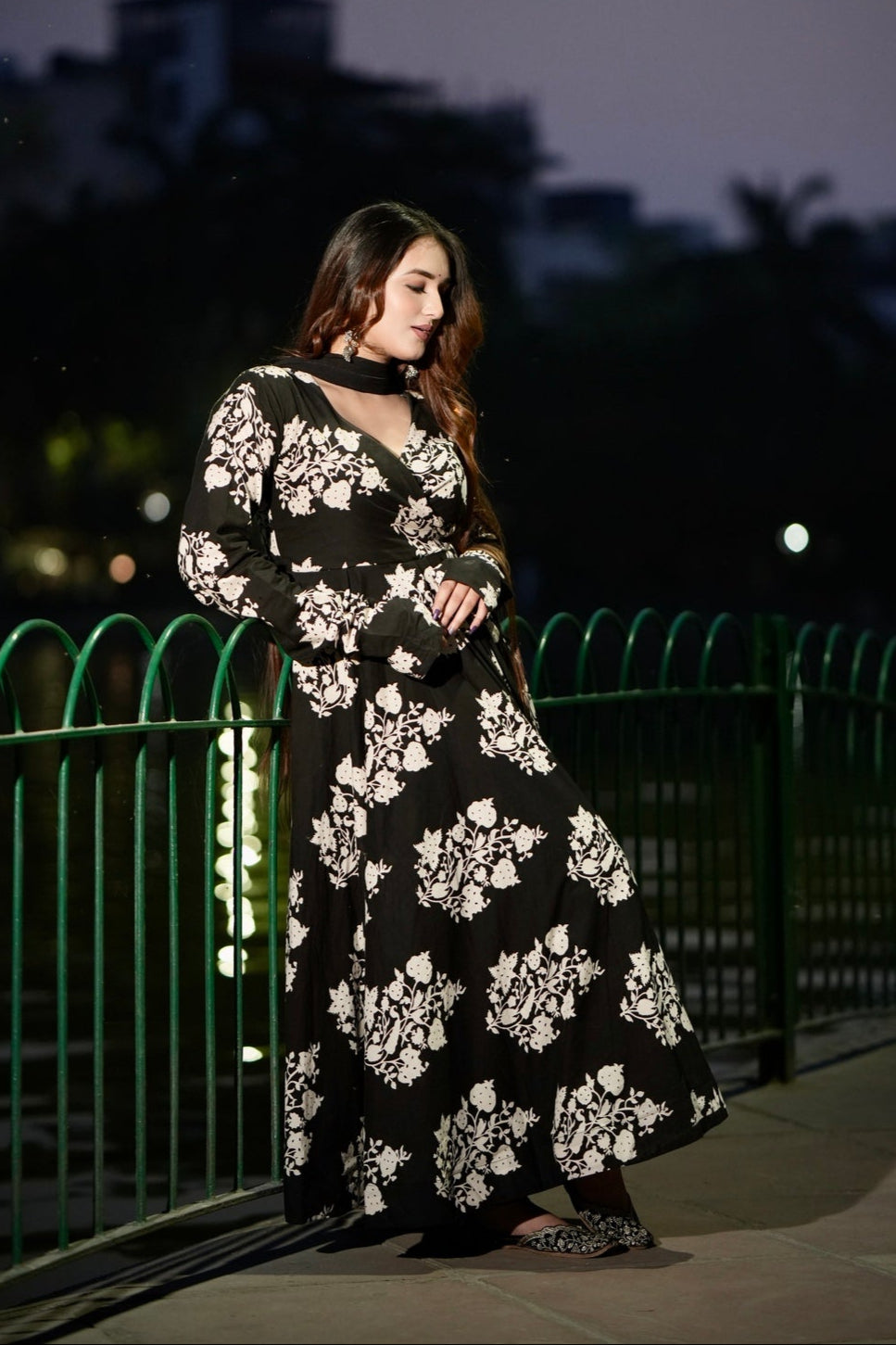 BLACK FLORAL SUIT SET