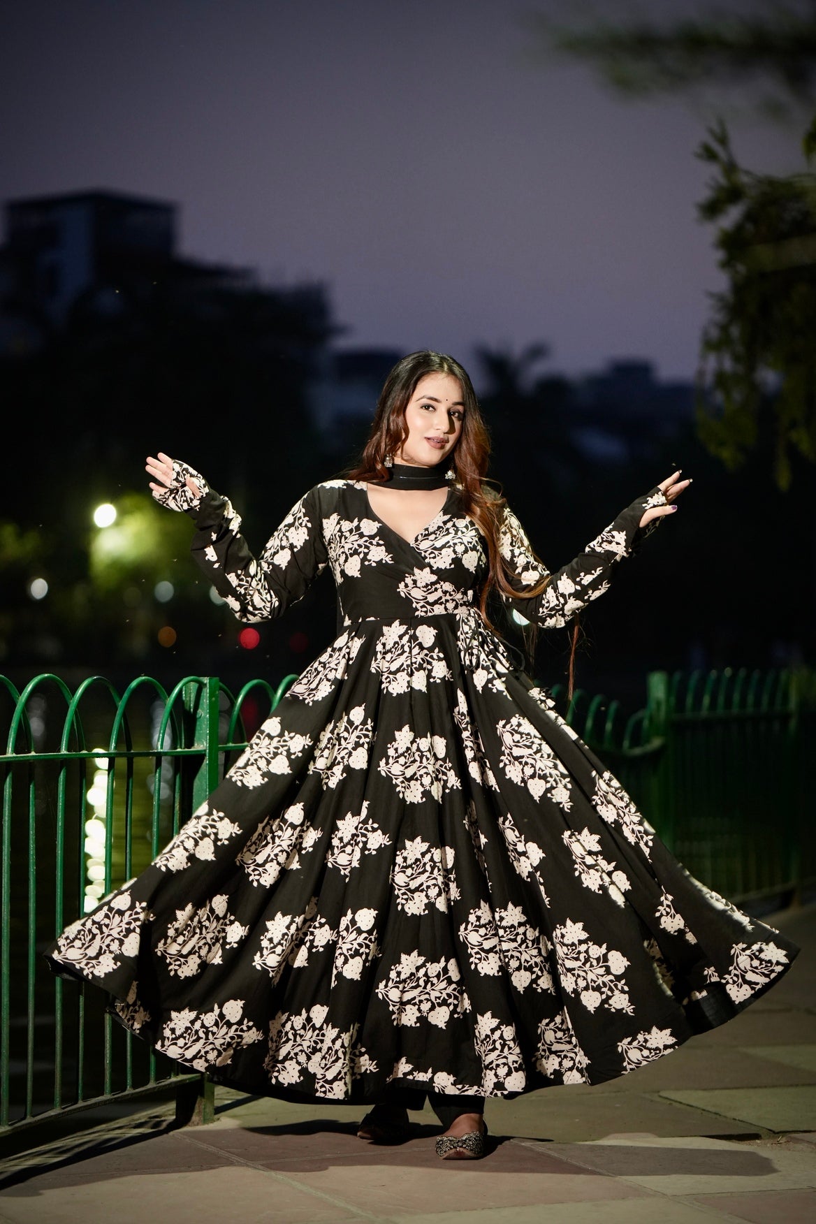 BLACK FLORAL SUIT SET