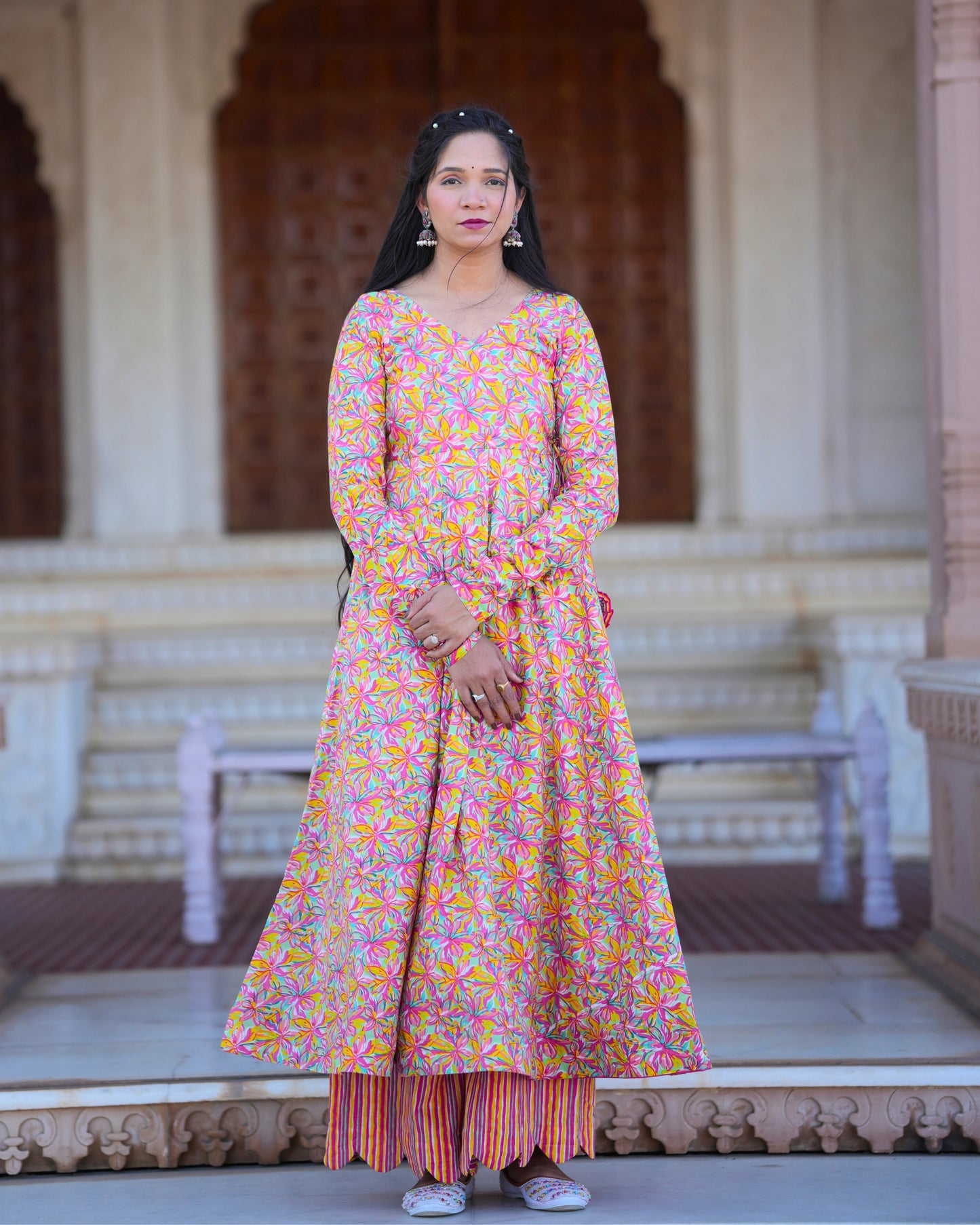 RANGREZ MULTI FLORAL KURTA SET