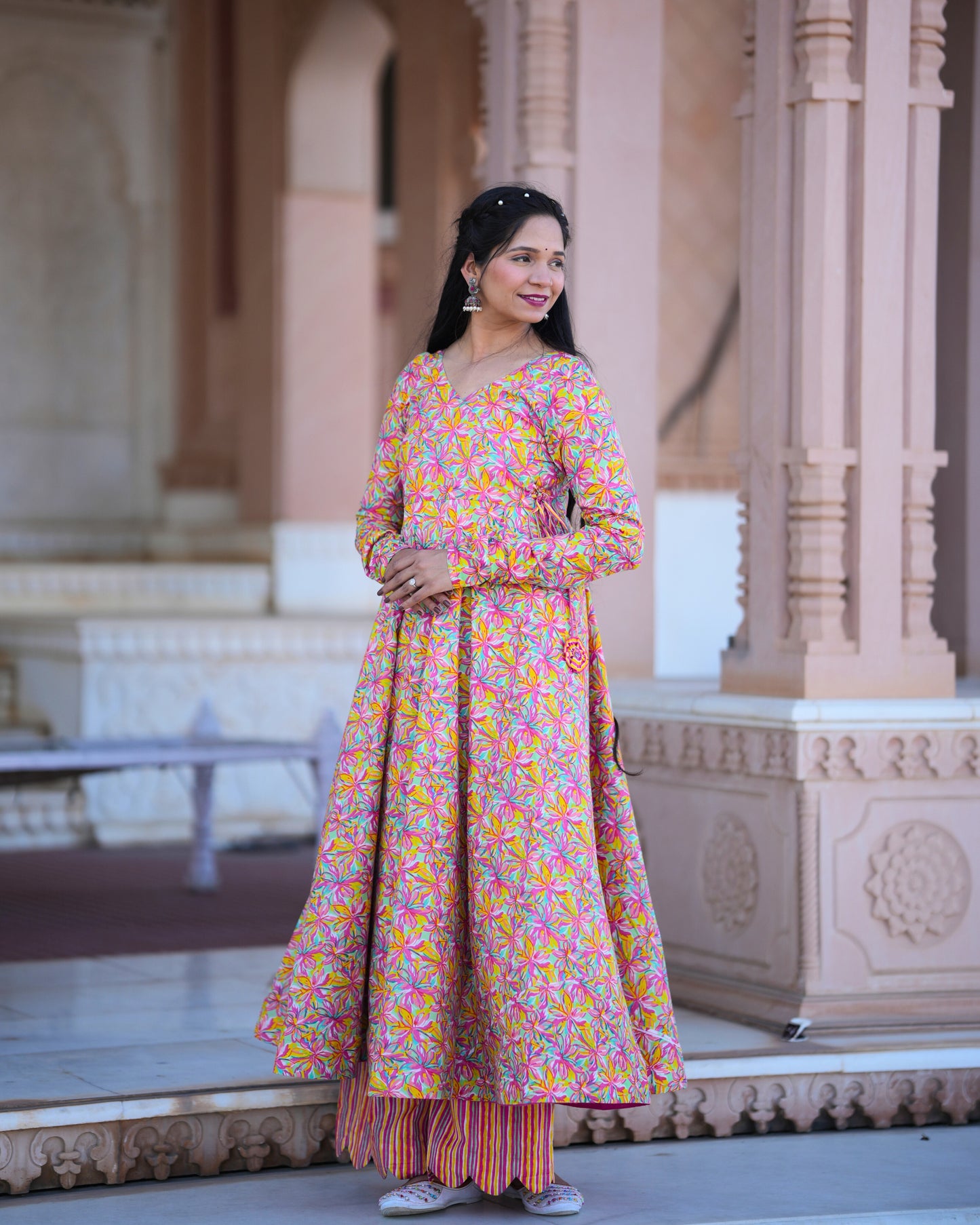 RANGREZ MULTI FLORAL KURTA SET