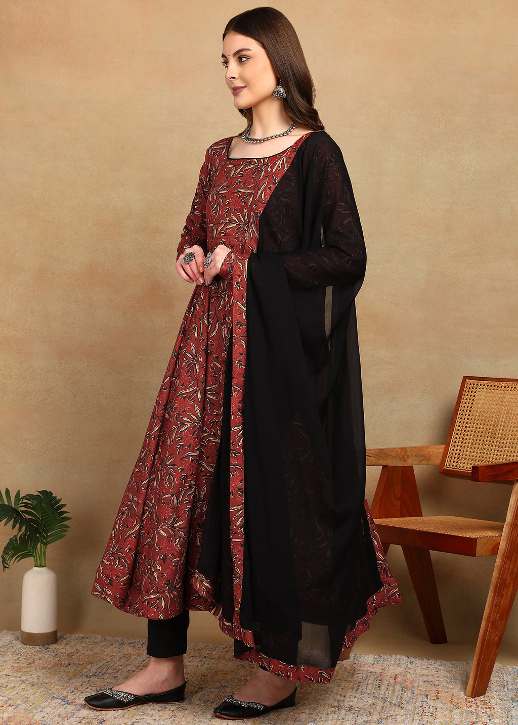 RED BLACK SIGNATURE ANARKALI SUIT SET