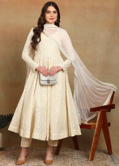 HEAVY EMBROIDERED SUIT SET ELEGANCE