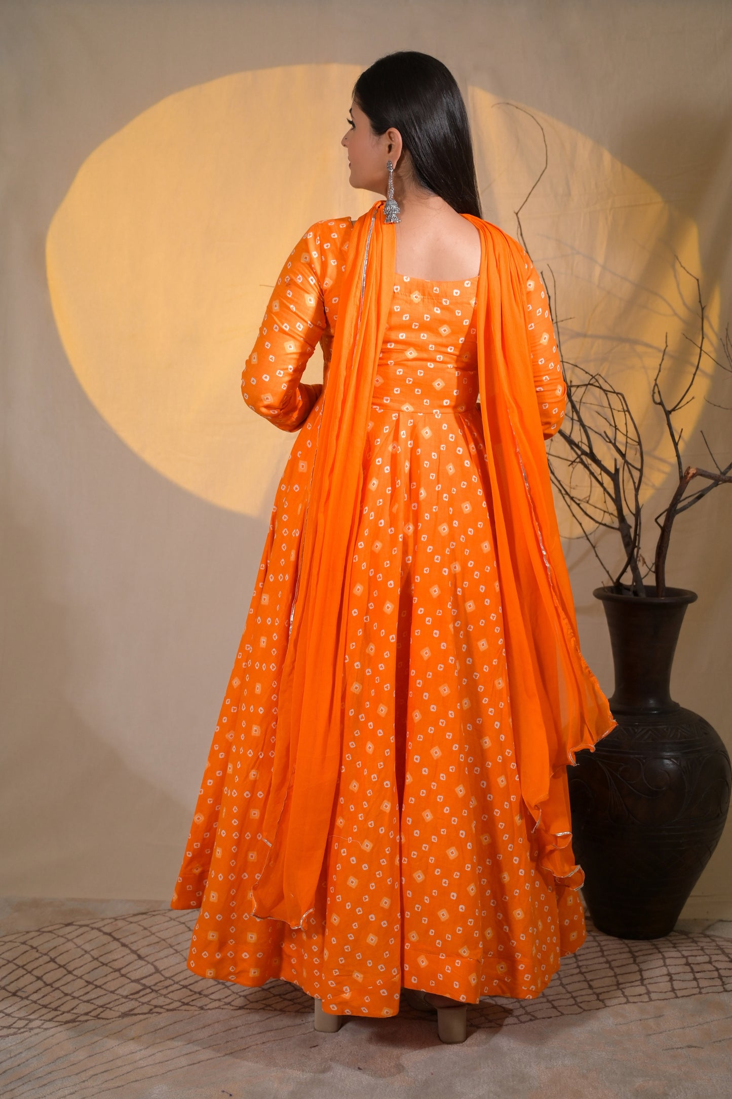KESARIA BHANDHEJ SUIT SET