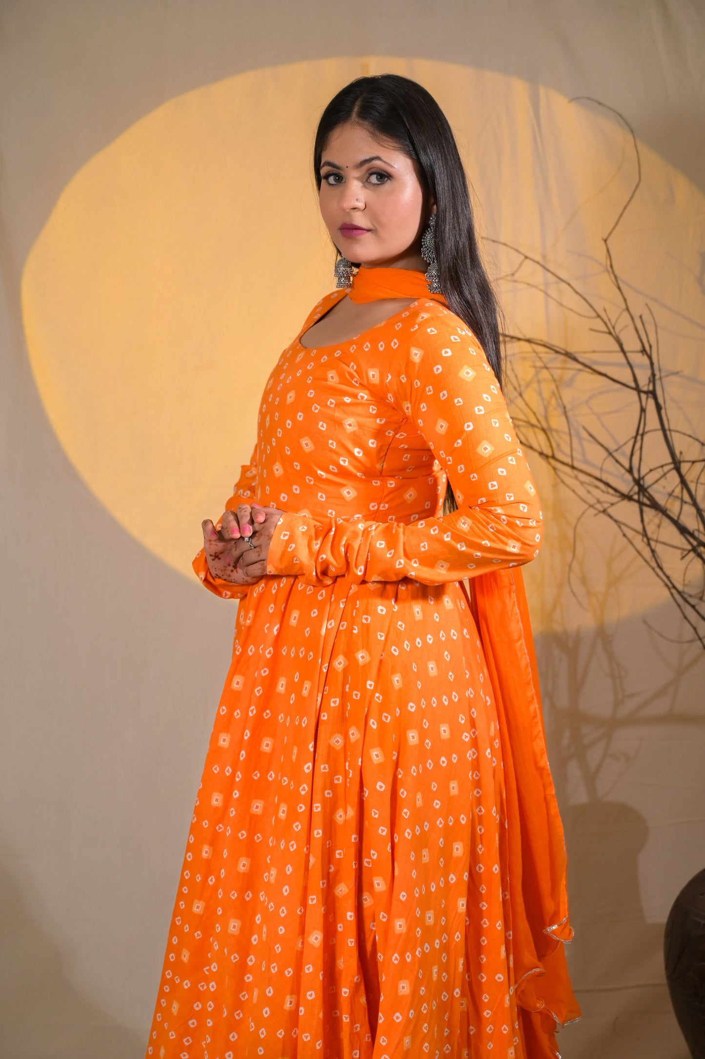 KESARIA BHANDHEJ SUIT SET