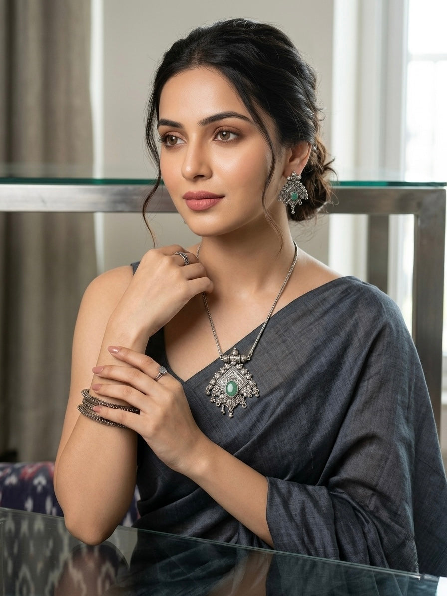 ASTHETIC PENDENT SET GREEN STONE